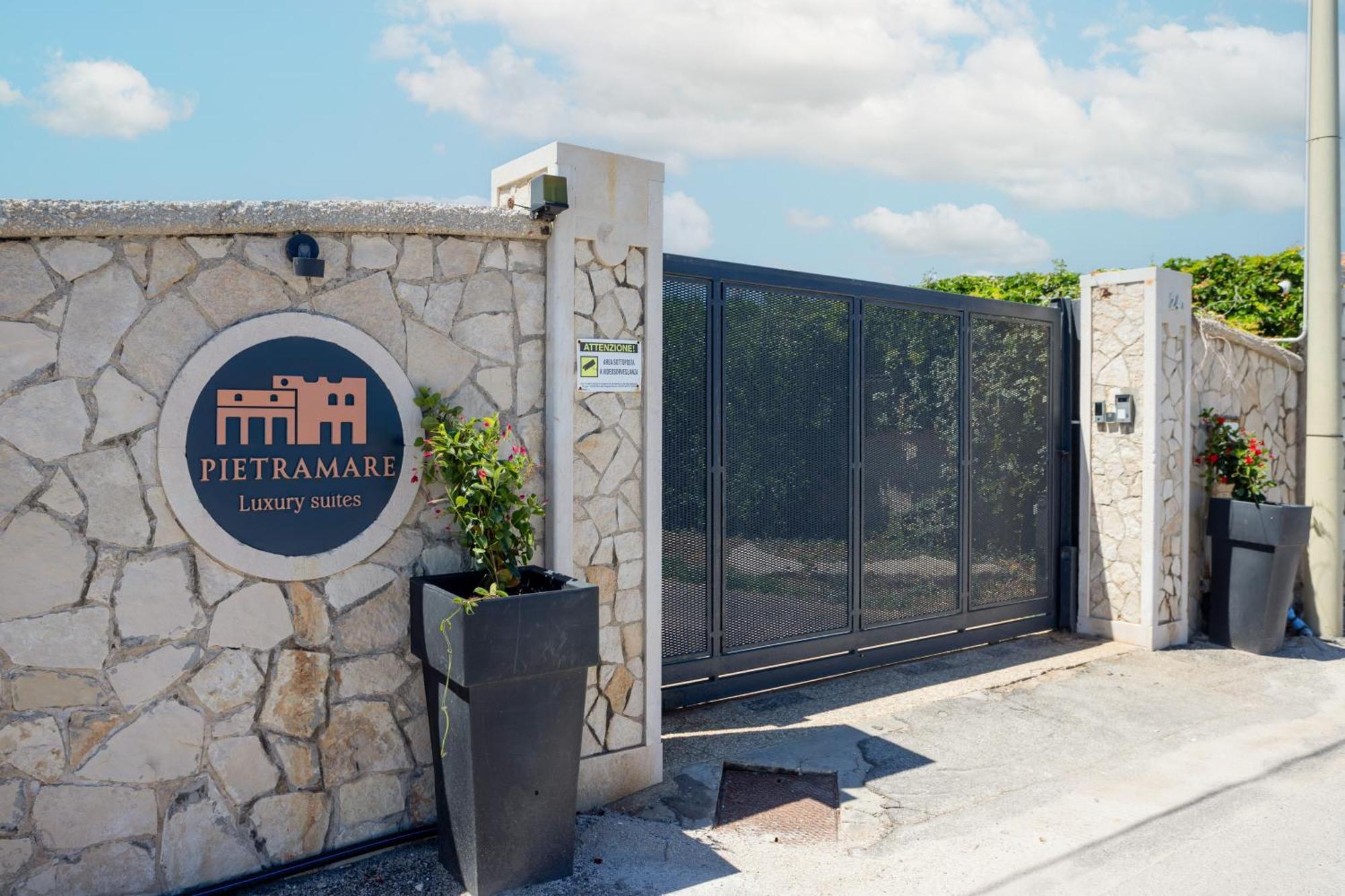 Pietramare Luxury Suites Bari Extérieur photo