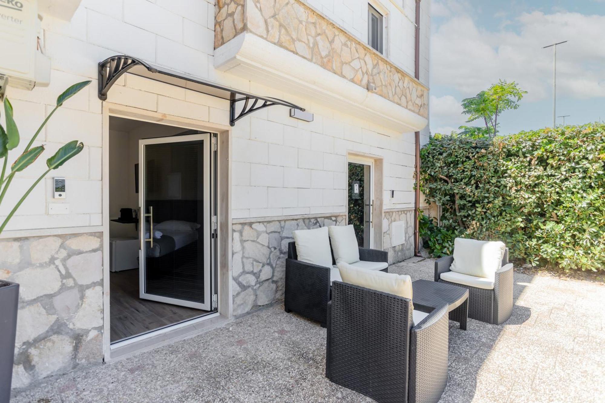 Pietramare Luxury Suites Bari Extérieur photo